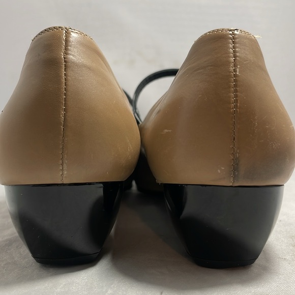 Salvatore Ferragamo Cap Toe 2-Tone tan Black Patent Leather flats size 9B - Picture 6 of 10